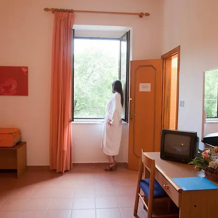 Moderno Hotel 3*